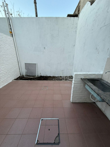En Alquiler Duplex 2 Amb Tipo Casa En Mb Ubic. Y Estado En Lanus (459)