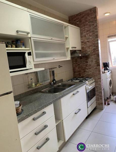Departamento Con Cochera En Edificio Torre - Belgrano Chico