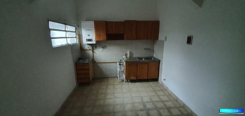 Imagen 11 de 15 de Casa - Pasillo - 2 Dormitorios - Terraza Amplia C/ Parrillero - Alquilada