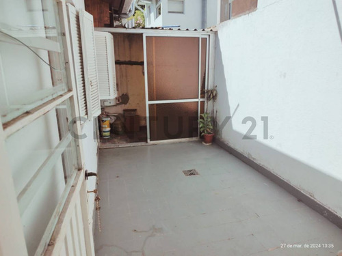 Venta De Casa 3 Ambientes En Tolosa, La Plata