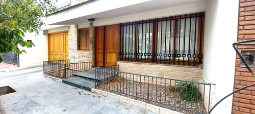 Vendemos Importante Casa, 6° Sección Ciudad Mza