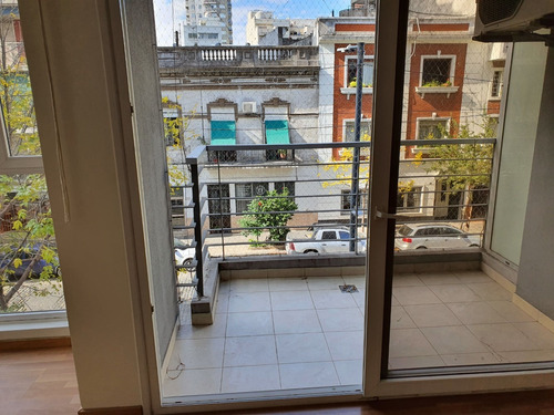Dueño Vende,3 Amb. Muy Luminosos . 50 Mts De Av. Cordoba .