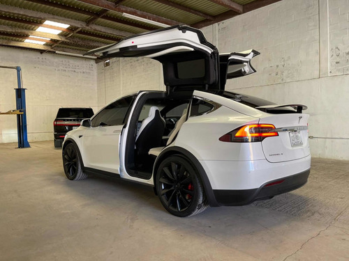 Imagen 11 de 13 de Tesla
