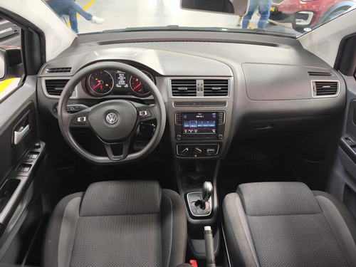 Volkswagen Fox 1.6 MSI TOTAL FLEX CONNECT 4P I-MOTION