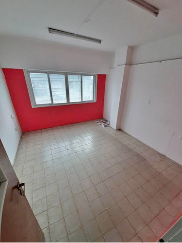 Oficinas Comerciales Con Excelente Ubicación En Pleno Centro De San Justo. Ideal Varios Rubros/destinos