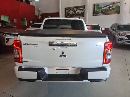 Mitsubishi L200 Triton 2.4 16V TURBO DIESEL SPORT HPE CD 4P 4X4 AUTOMÁTICO