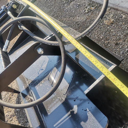 Bote O Cucharon Para Minicargador Tipo Grapa O Almeja Sujet