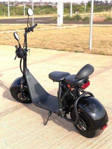 Imagem 4 de 9 de Scooter Elétrica