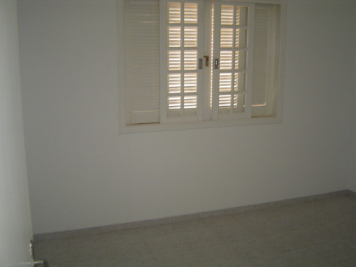 Imagem 10 de 14 de Casa De Condomínio Com 2 Dormitório,sala, Cozinha, Banheiro