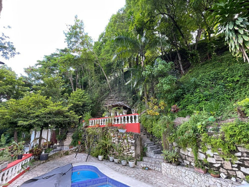 Villa Campestre Con Excelentes Vistas A Las Montañas En San Cristobal