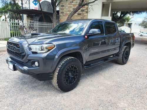 Imagen 1 de 13 de Toyota Tacoma 4x2