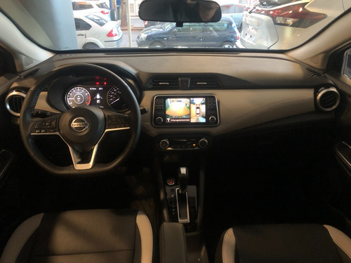 Imagen 14 de 15 de Nissan Versa Exclusive Cvt