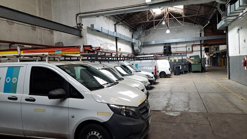 Deposito 2000 M2, Son 1500 M2 De Terreno Con Salida Dos Calles, Instalación De Incendios, Ventilación Electromecánica, Oficinas, Ascensor, Aire Acondicionado!!