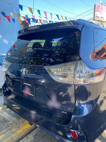 Toyota Sienna Se 2018