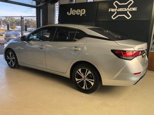 Imagen 4 de 15 de Nissan Sentra 2.0 Advance
