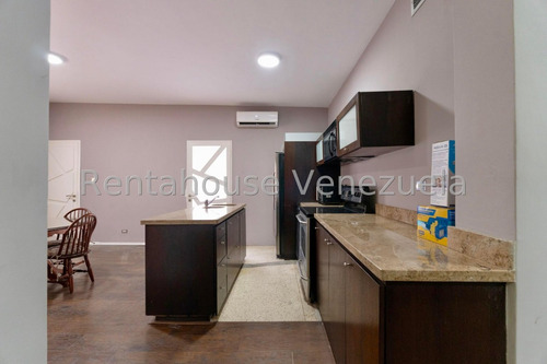 LG Vendo Casa - Terreno Grande En La Urb. Los Naranjos De Las Mercedes, Zonificación Hasta 5 Pisos.