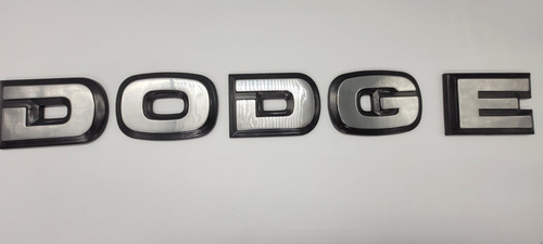 Dodge 600 Emblema Frontal Grande 