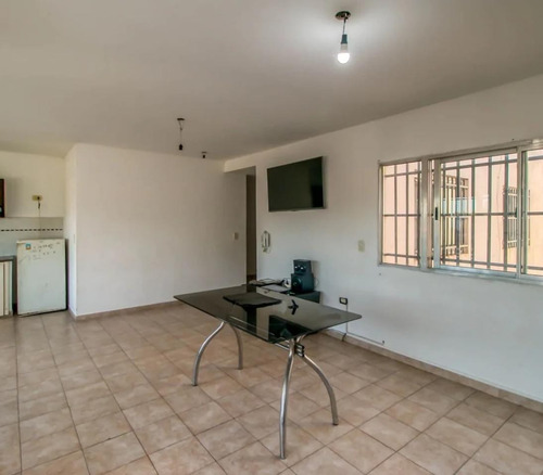 Departamento En Planta Alta De 2 Dormitorios Con Local Pb Y Terreno