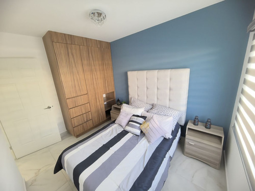 Casa Nueva En Zaru, Querétaro Moderno Con 3 Recámaras, Tv Y Jardín Central