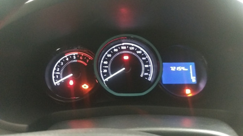 Imagem 4 de 8 de Renault Sandero 2017 1.0 12v Vibe Sce 5p