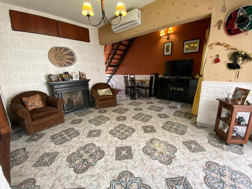 Venta - Casa - Ciudadela - Lote Propio - 5 Ambientes - Cochera - Posibilidad De Construccion