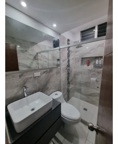 Vendo Apartamento En Laureles, La Almeria