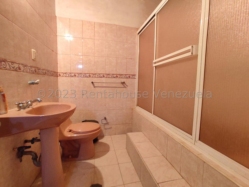 Casa En Venta En Maracay Urb Las Delicias Santa Rita Rah 25-10984 Meglisf