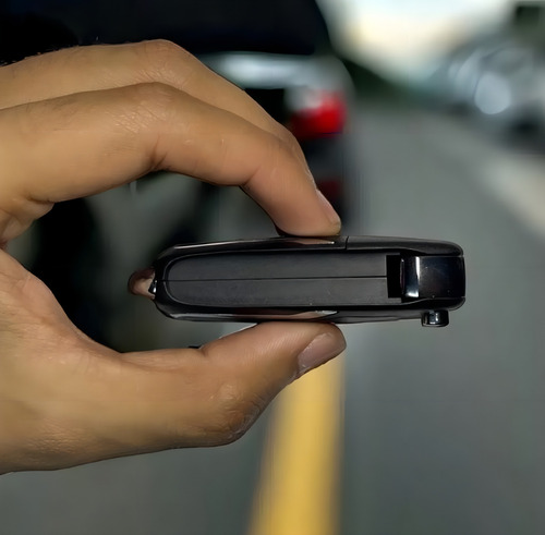 Carcaça Chave Canivete Ford 4 Botões Universal - Fiesta, Ka, Fusion, Ecosport, Inclui Emblema Ford