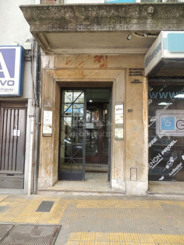Venta De Oficina 3 Escritorios , Centro, Montevideo