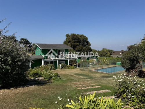 Oportunidad! Casa En Amplio Terreno Con Piscina Sd Central