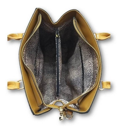 Imagen 6 de 7 de Bolsa Para Dama Estampado De Serpiente Sintético