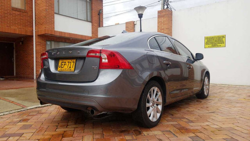 Volvo S60 2017 T4 2.0 Gris Osmio