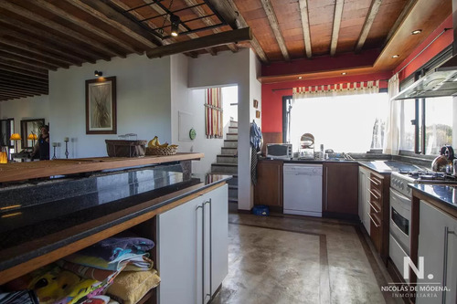 Casa Con Piscina Y Gran Terreno
