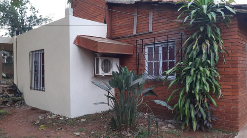 Casa En Venta - 2 Dormitorios 1 Baño - 1.700mts2 - Misiones