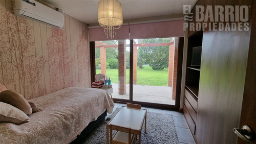 Casa En Venta De 4 Dorm. En Chicureo Centro