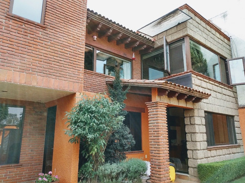 Imagen 18 de 30 de Hermosa Casa En Parques De La Herradura Con Doble Seguridad 3 Recámaras Con Vestidor Y Baño C/u Excelente Estado Para Cambiarte Ya - 400m2 De Construcción Garage Techado 3 Autos Puertas Eléctricas