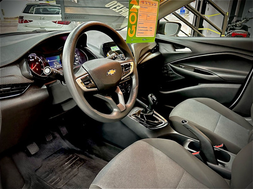 Chevrolet Onix Hatch 1.0 12V Flex 5p Mecanico 2023 Completo Baixa Km
