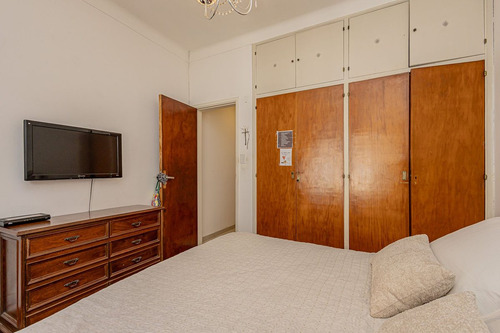 Venta Casa 5 Ambientes En Castelar Sur Con Pileta