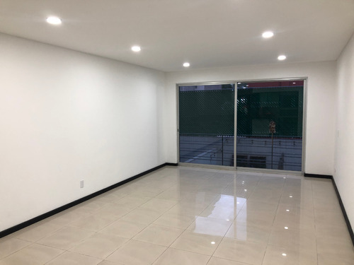 Departamento En Venta-xotepingo, Coyoacán