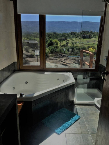 Nono Venta De Complejo Con 4 Casas Y Dpto