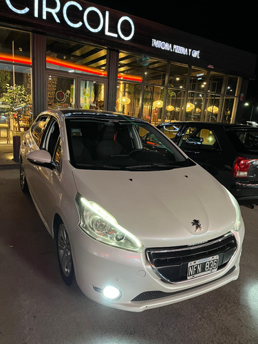 Peugeot 208 1.6 Feline