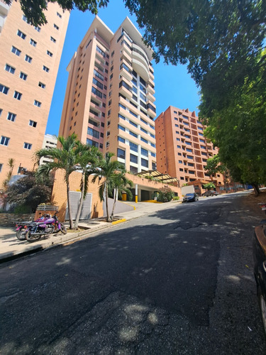 En Venta Apartamento En Residencias Merlot Suites Urbanizacion El Parral Valencia Carabobo. Samir Trosel