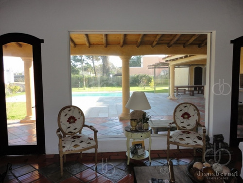 Imagen 7 de 30 de Chalet De 1.800m2, 4 Dormitorios Y Piscina En Pinares, Punta Del Este