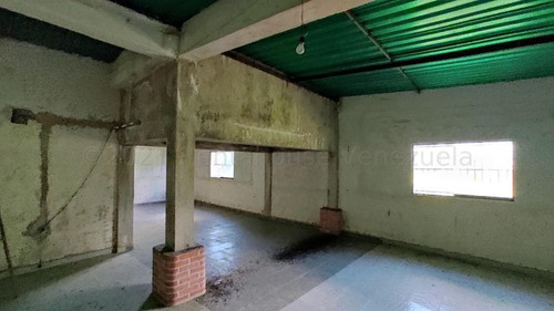 Hermosa Parcela En Venta, Con 2.7 Hectareas De Terreno, Que Cuenta Con Amplia Casa De Dos Pisos Que Cuenta Con 5 Cuartos, 2 Banos, Sala, Comedor Y Cocina, Amplios Corredores Techados