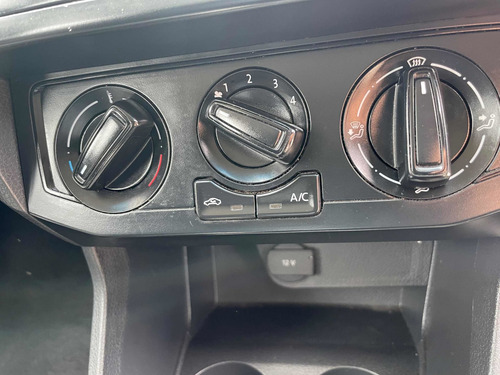 Imagen 10 de 11 de Volkswagen Saveiro 2018 1.6 Starline Ac Mt