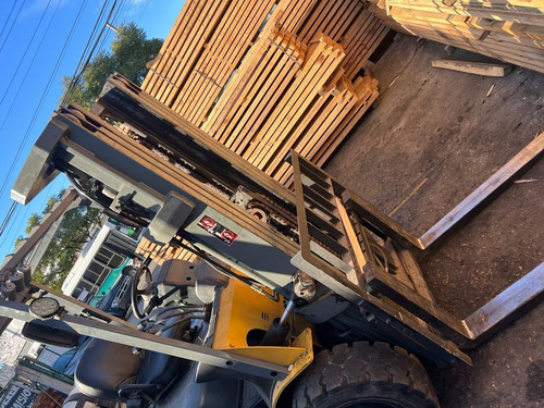 Autoelevador 3.5 Tnd Nafta Gas Torre Triple