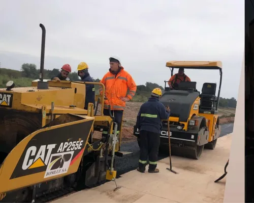 Carpeta Asfáltica Bitumen Y Alquiler De Bobcat Retro Etc
