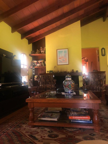 Gran Casa En Parcela Con Tremenda Ubicación, Cerca...