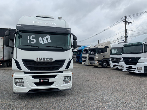 Imagem 3 de 15 de Iveco Hi Way 440 4x2 2015