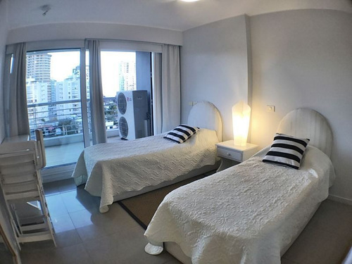 Imagen 10 de 16 de Apartamento En Venta De 3 Dormitorios En Playa Mansa (ref: Lij-5596)